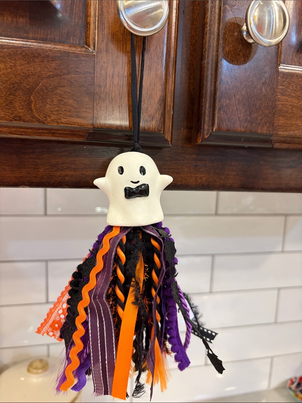 Salt shaker tassel